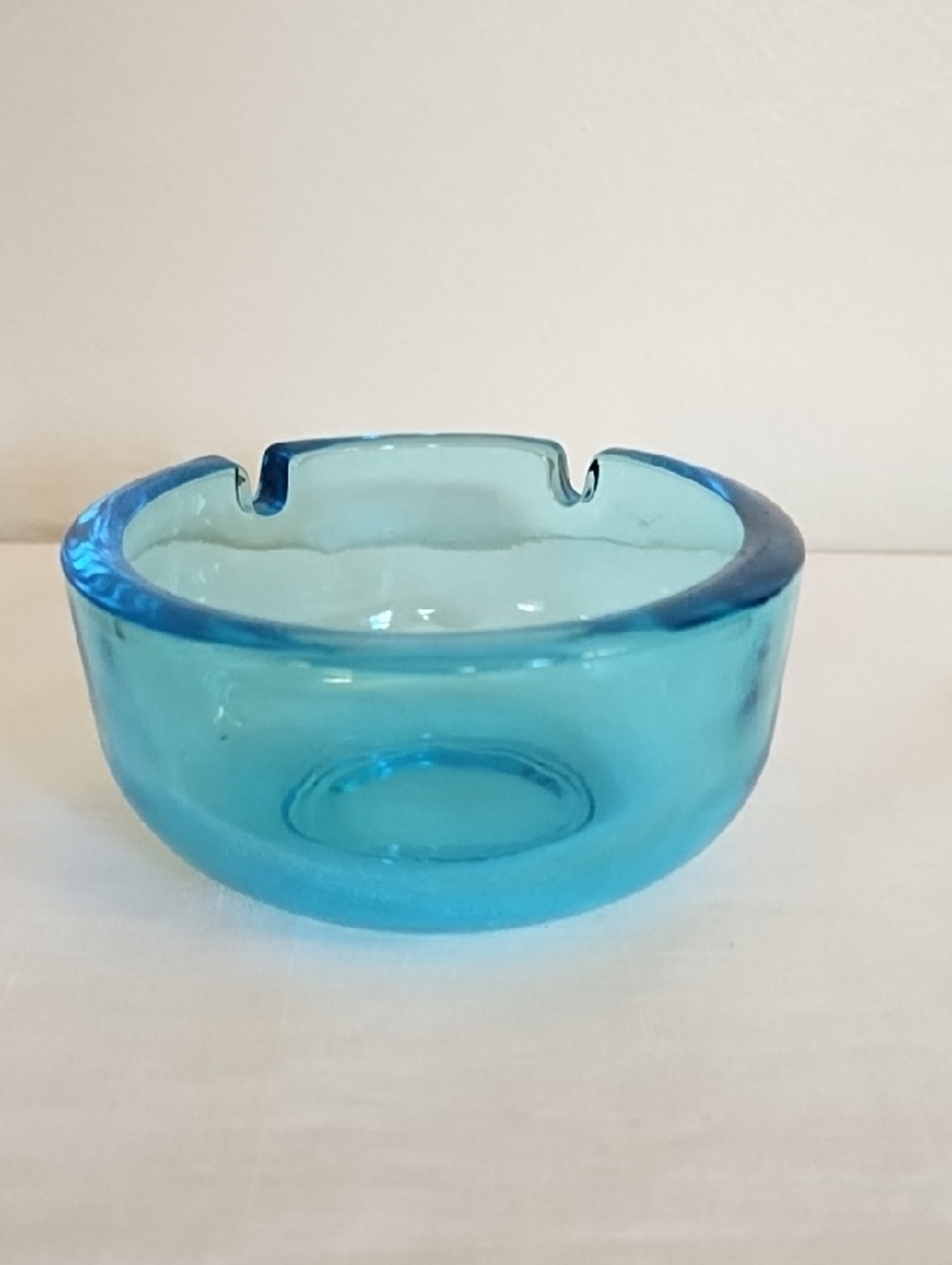 HAZEL ATLAS VINTAGE SKY BLUE GLASS MCM TWO SLOTS ASHTRAY